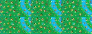 Tatil havası. Nazik romantik baskı. Yeşil ve mavi renkte çiçekler. Bahar mevsimi. Raster güzel bir çiçek deseni çiziyor..