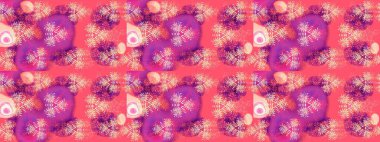 Retro tarzı, kış elementleri. Son moda kar taneleri ve elementler onun kartlarını gösteriyor. Modern soyut tasarım posteri, kapak, pembe, mor ve mor renkli kart tasarımı. Kar taneleri tasarımı.