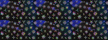 Eskiz modeli etnik tasarım. Yatak çarşafları, ceket, paket tasarımı, kumaş ve moda kavramları için tekstil baskısı. Çiçekleri, deniz kabukları, mandalaları ve suluboya efektleri olan deniz altyapısı.