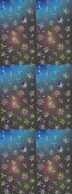 Çiçeksel çizim kalıbının yansıması. Vadinin çiçekleri gri ve mavi renklerde.