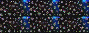 Gri ve mavi renkte çiçekler. Küçük çiçekte sevimli çiçek deseni var..