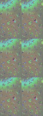 Gri ve bej renkli çiçekler. Küçük çiçekte sevimli çiçek deseni var..