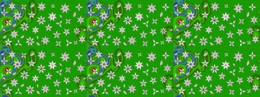 Yeşil ve nötr renklerde parlak çiçekli halı deseni.