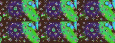 Çiçeksel çizim kalıbının yansıması. Vadinin çiçekleri mor ve yeşil renklerde.