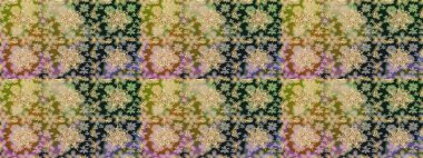 Tarafsız ve bej renklerde altın elementlerle kusursuz klasik desen. Noel, kar tanesi, yeni yıl 2019.