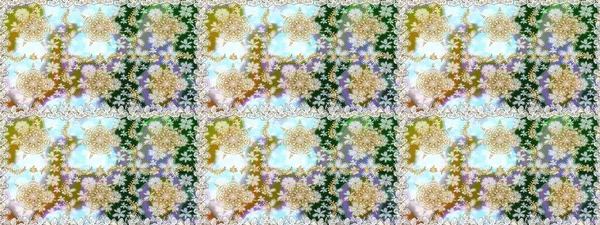 Raster oryantal süs. Tarafsız ve bej renklerde altın desenli altın elementler. Kusursuz altın desen.