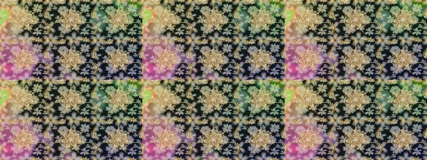 Gri ve nötr renklerde altın desenler ve altın elementler. Raster altın pürüzsüz desen. Düz elle çizilmiş klasik koleksiyon. Arkaplan, kumaş, altın duvar kağıdı.