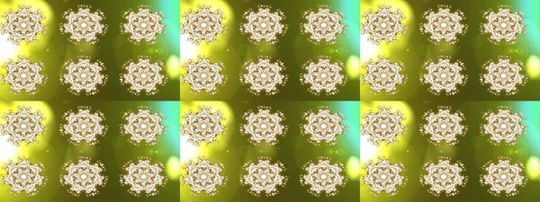 Kar taneleri, kar yağışı. Renkli bir arka planda izole edilmiş güzel altın kar taneleri. İllüzyon. Düşen Noel stilize kar taneleri.