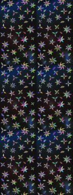 Gri ve mavi renkte çiçekler. Küçük çiçekte sevimli çiçek deseni var..