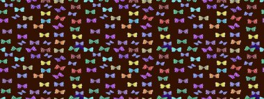 Renkli romantik kelebekler eskizler çiziyor. Dekoratif Raster çizimi. Elle çizilmiş kelebeklerle. Kahverengi ve nötr renkler üzerine soyut arkaplan.