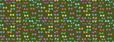 Renkli kelebeklerin eskiz geçmişi. Giysi tasarımı için yeşil ve nötr arkaplan üzerine dekorasyon. Raster illüstrasyonu.