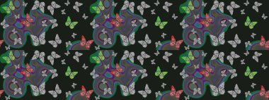 Gri ve yeşil soyut suluboya kelebekleri olan yumuşak bir deniz mavisi deseni. Yazdırmayı tekrarla. Sonsuz. Raster illüstrasyonu.