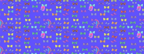 Violet ve nötr kelebek deseni. Parmak izi dokuları için sevimli kelebek çizimi deseni. Giysi tasarımı için dekor arka planı. Raster illüstrasyonu.