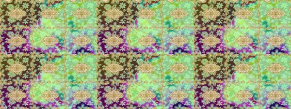 Raster. Tarafsız renklerde altın elementlerle çizim. Parlak dantel, stilize çiçekler, şal desenli. Doğu tarzı arabesk. Altın desenli bukleler çiz. Zarif altın deseni aç.