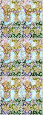 Kusursuz kıvırcık saçlar. Raster altın desen. Doğulu stil altın deseni altın elementlerle birlikte nötr ve bej renklerde arabesliyor..