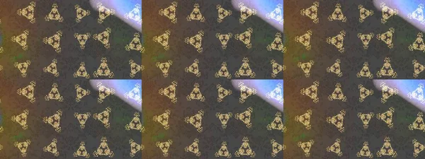 Suluboya çiçekli çiçek deseni. Raster illüstrasyonu. Kahverengi, gri ve yeşil renklerde Asya tekstili.