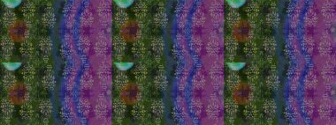 Raster illüstrasyonu. Çiçekli karalama şeklinde Raster çiçek deseni. Yeşil ve mor renkte yaz çiçekleri..