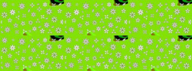 Küçük yeşil çiçeklerle oldukça eski bir besin torbası deseni. Tekstil, kumaş, kapaklar, duvar kağıtları, baskı, paket, koleksiyon defteri, örgü, dekupaj için çiçek arkaplanı..