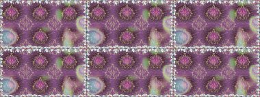 Mor renkli çiçekler. Küçük çiçekte sevimli çiçek deseni var..