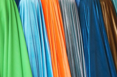 Renkli Flannel kumaş ruloları