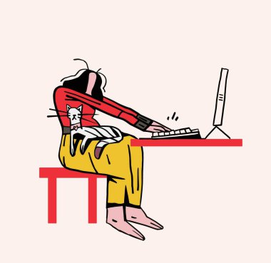 Bilgisayarında çalışan bir kadın ve üzerinde oturan bir kedi..