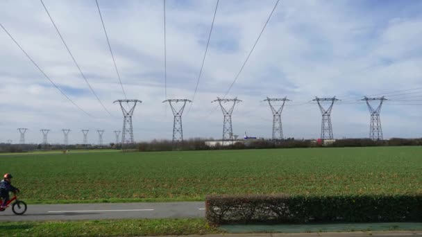 Images Statiques Paysages Ruraux Avec Plusieurs Lignes Électriques Haute Tension — Video