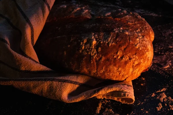 Pan Fresco Luz Del Horno —  Fotos de Stock