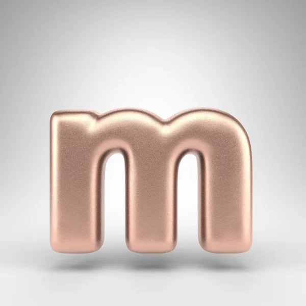 Brief M kleine letters op witte achtergrond. Matte koperen 3D letter met glanzende metalen textuur. — Stockfoto