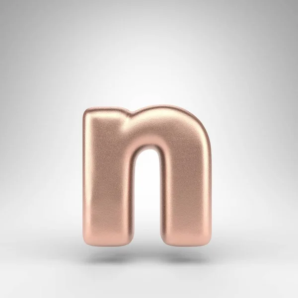 Letra N minúscula sobre fondo blanco. Carta 3D de cobre mate con textura metálica brillante. —  Fotos de Stock