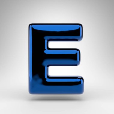 Beyaz arka planda E harfi büyük harf. Parlak yüzeyi olan mavi krom 3D yazı tipi.
