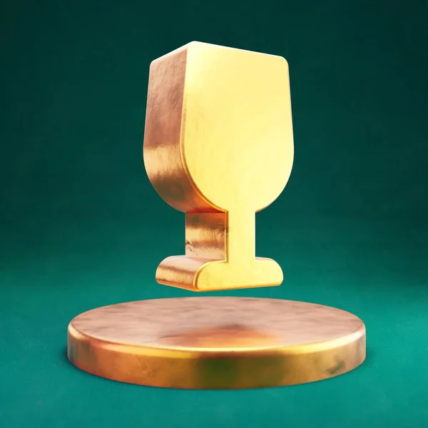 Weinglas Ikone vorhanden. Fortuna Gold Weinglas Symbol auf goldenem Podium. — Stockfoto