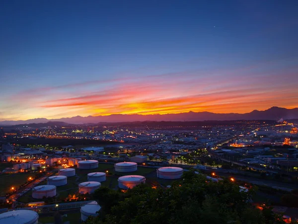 Área Industrial Com Céu Colorido Dramático Amanhecer — Fotografia de Stock