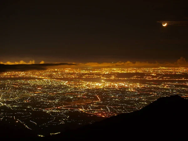Nachtansicht Von Pingtung Und Kaohsiung Begleitet Vom Mond — Stockfoto