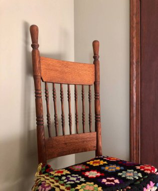 Antik baston, köşe başı yüksek, tahta sandalye.