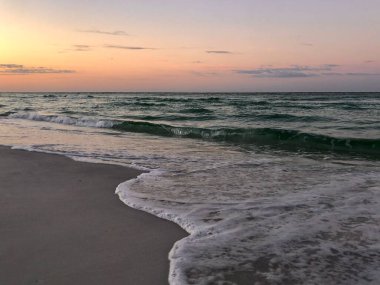 Meksika Körfezi üzerinde şafak söküyor. 