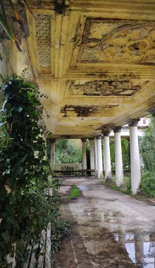 Gagra tren istasyonu, Pavilion. Gagra, Abhazya. Eski saray..