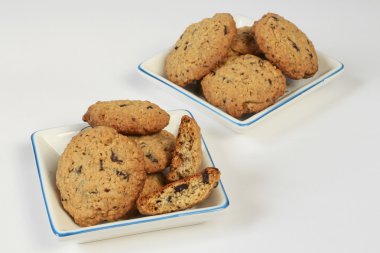 çikolata ile yulaf ezmeli kurabiye