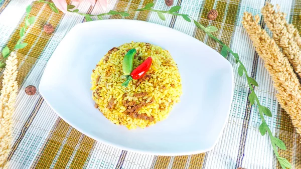 Nasi Kuning Oder Gelber Reis Traditionelle Speisen Aus Indonesien Ist — Stockfoto
