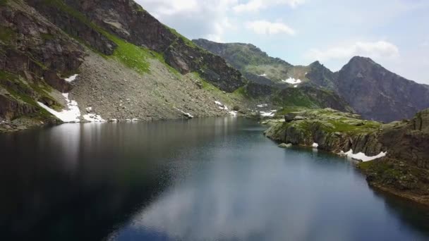 Lovitură Areal Unui Lac Frumos Din Alpi Nordul Italiei — Videoclip de stoc