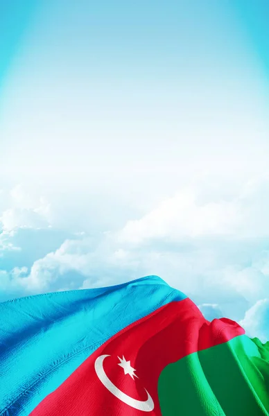 Bandeira Azerbaijão Nuvem Cinzenta Céu Dia Independência Banner Vertical — Fotografia de Stock