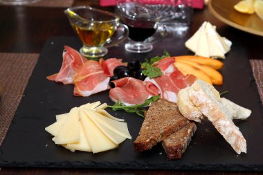 Meze et, sebze ve peynir