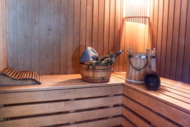 Sıradan bir Fin saunası kahverengi resmi