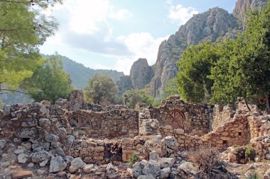 Olympos Antik Kenti kalıntıları