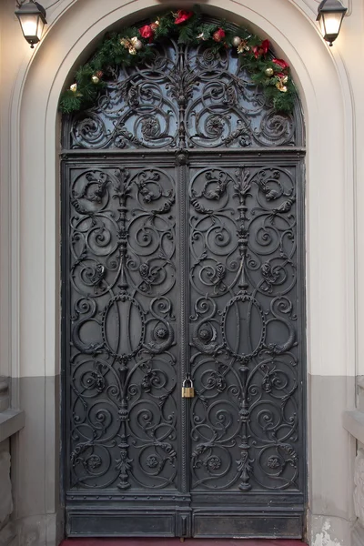 Lviv, sokaklarında eski ahşap kapı — Stok fotoğraf