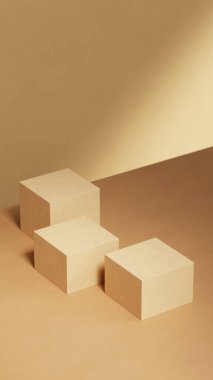 Yumuşak, ılık ışıklı, modern ürün gösterimi veya tasarım modeli için ideal üç nötr-tonlu podyum küpünden oluşan temiz bir arkaplan.