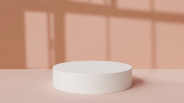 Minimum beyaz silindir podyum yumuşak doğal gölgeli sıcak bir kil zemin üzerine kurulur. Kozmetik cilt bakımı ürünleri markalaştırma ve temiz yayın düzeni için ideal.