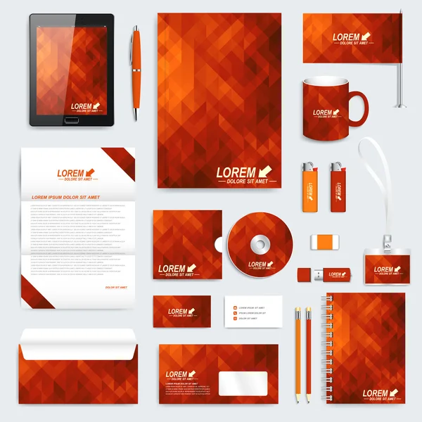 Roter Satz von Vektor Corporate Identity Template. moderne Geschäftsschreibwaren-Attrappe. Hintergrund mit dunkelroten Dreiecken. Markendesign — Stockvektor