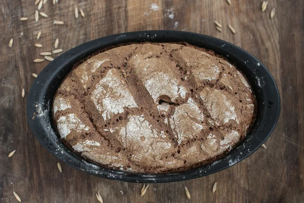 Ev yapımı hamur mayası çavdar ekmeği