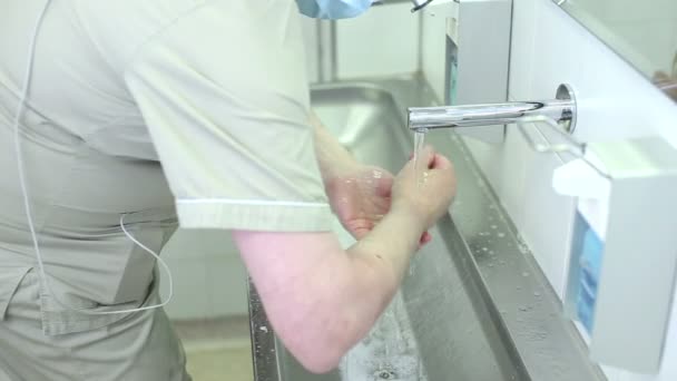 Hand disinfection before the surgery — Stock Video