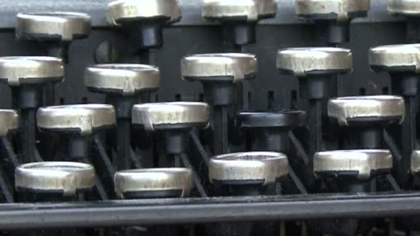 Starý psací stroj práce — Stock video